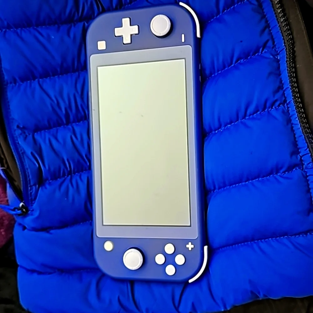 NINTENDO SWITCH - Picture 1 of 9